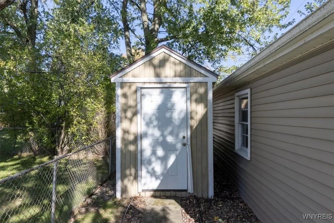 89 Mayfield Ave Avenue, Tonawanda, New York 14150, Tonawanda, New York 14150, 3 Bedrooms Bedrooms, 6 Rooms Rooms,2 BathroomsBathrooms,Residential,For Sale,89 Mayfield Ave Avenue, Tonawanda, New York 14150,0,B1647740