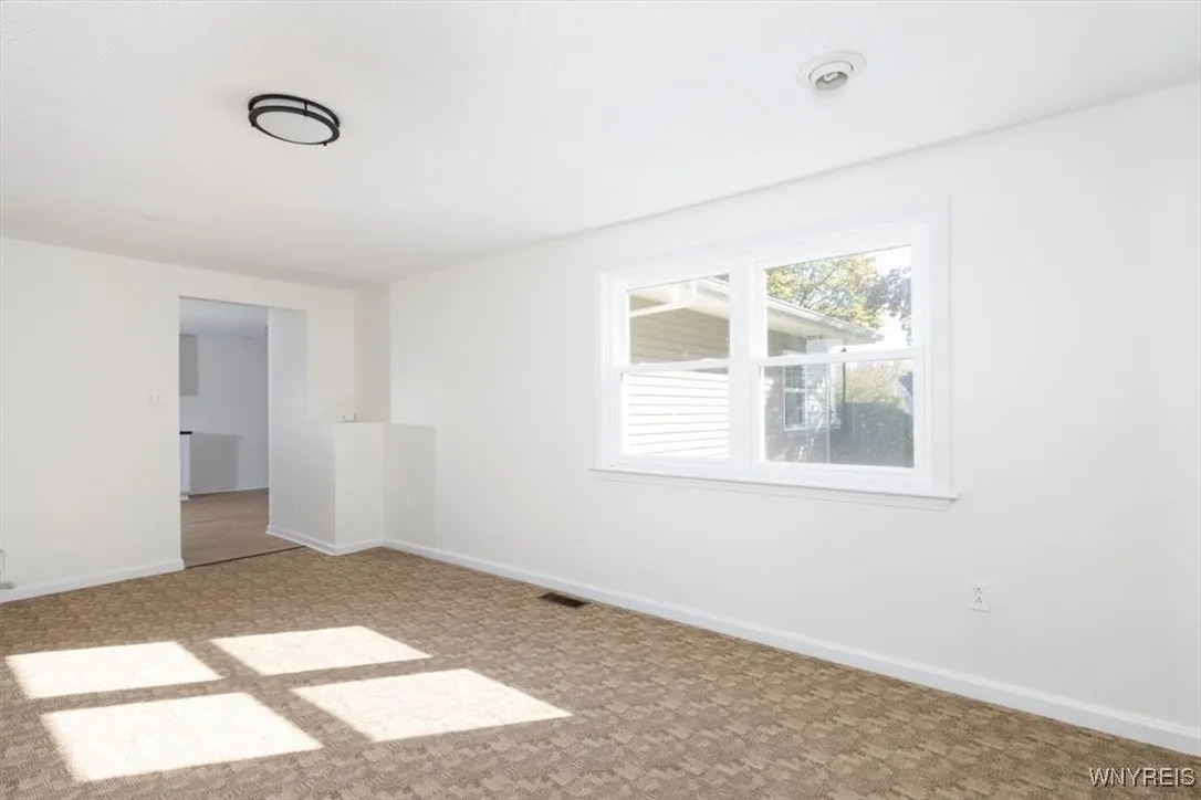 89 Mayfield Ave Avenue, Tonawanda, New York 14150, Tonawanda, New York 14150, 3 Bedrooms Bedrooms, 6 Rooms Rooms,2 BathroomsBathrooms,Residential,For Sale,89 Mayfield Ave Avenue, Tonawanda, New York 14150,0,B1647740