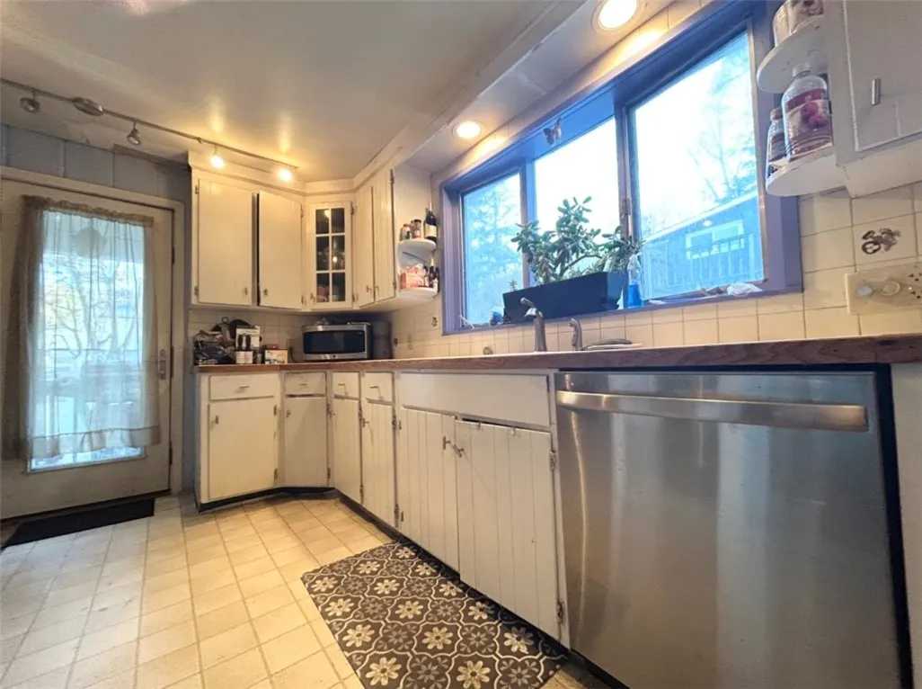 1094 County Rd 10a, Norwich, New York 13815, Norwich, New York 13815, 4 Bedrooms Bedrooms, 10 Rooms Rooms,1 BathroomBathrooms,Residential,For Sale,1094 County Rd 10a, Norwich, New York 13815,0,R1647491