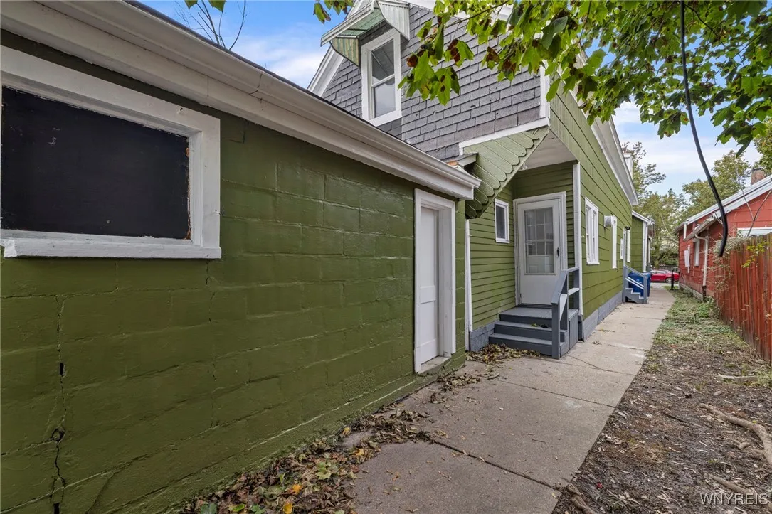 347 Bristol Street, Buffalo, New York 14206, Buffalo, New York 14206, 8 Bedrooms Bedrooms, ,4 BathroomsBathrooms,Residential,For Sale,347 Bristol Street, Buffalo, New York 14206,0,B1648008