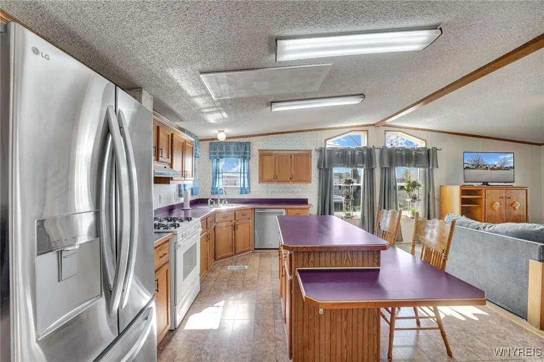 807 Fernwood Drive, Niagara, New York 14094, Lockport Town, New York 14094, 3 Bedrooms Bedrooms, 8 Rooms Rooms,2 BathroomsBathrooms,Residential,For Sale,807 Fernwood Drive, Niagara, New York 14094,0,B1647782