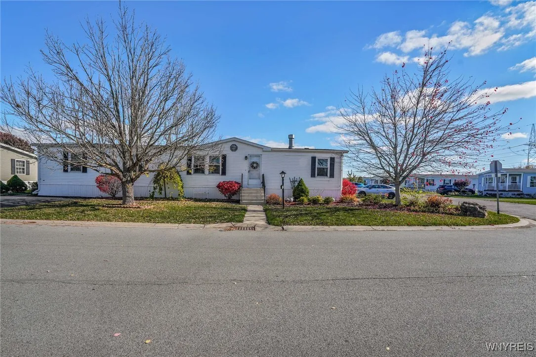 807 Fernwood Drive, Niagara, New York 14094, Lockport Town, New York 14094, 3 Bedrooms Bedrooms, 8 Rooms Rooms,2 BathroomsBathrooms,Residential,For Sale,807 Fernwood Drive, Niagara, New York 14094,0,B1647782