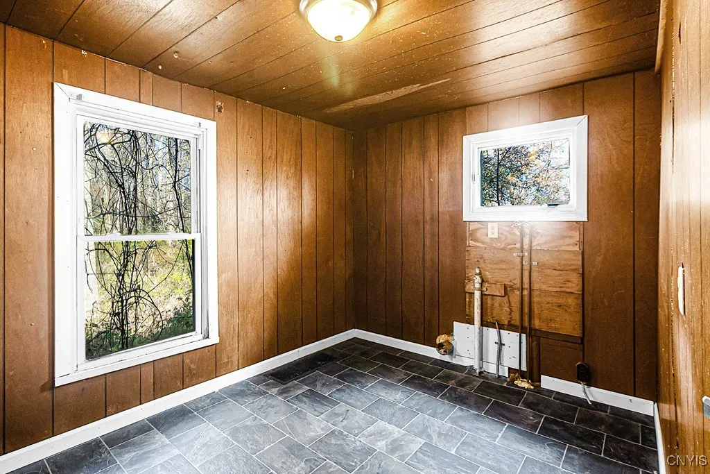 1012 Fitch Street, Oneida, New York 13421, Oneida, New York 13421, 2 Bedrooms Bedrooms, 5 Rooms Rooms,1 BathroomBathrooms,Residential,For Sale,1012 Fitch Street, Oneida, New York 13421,0,S1648034