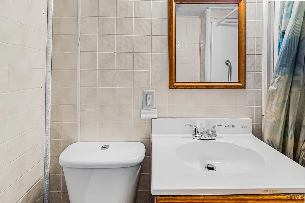 1012 Fitch Street, Oneida, New York 13421, Oneida, New York 13421, 2 Bedrooms Bedrooms, 5 Rooms Rooms,1 BathroomBathrooms,Residential,For Sale,1012 Fitch Street, Oneida, New York 13421,0,S1648034