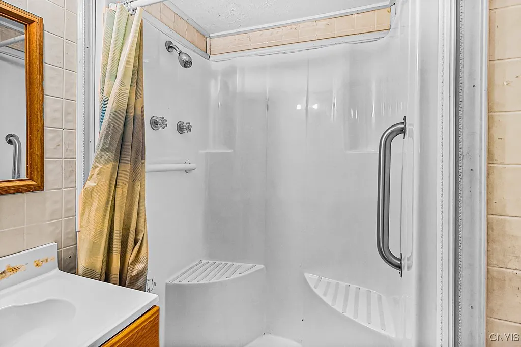 1012 Fitch Street, Oneida, New York 13421, Oneida, New York 13421, 2 Bedrooms Bedrooms, 5 Rooms Rooms,1 BathroomBathrooms,Residential,For Sale,1012 Fitch Street, Oneida, New York 13421,0,S1648034