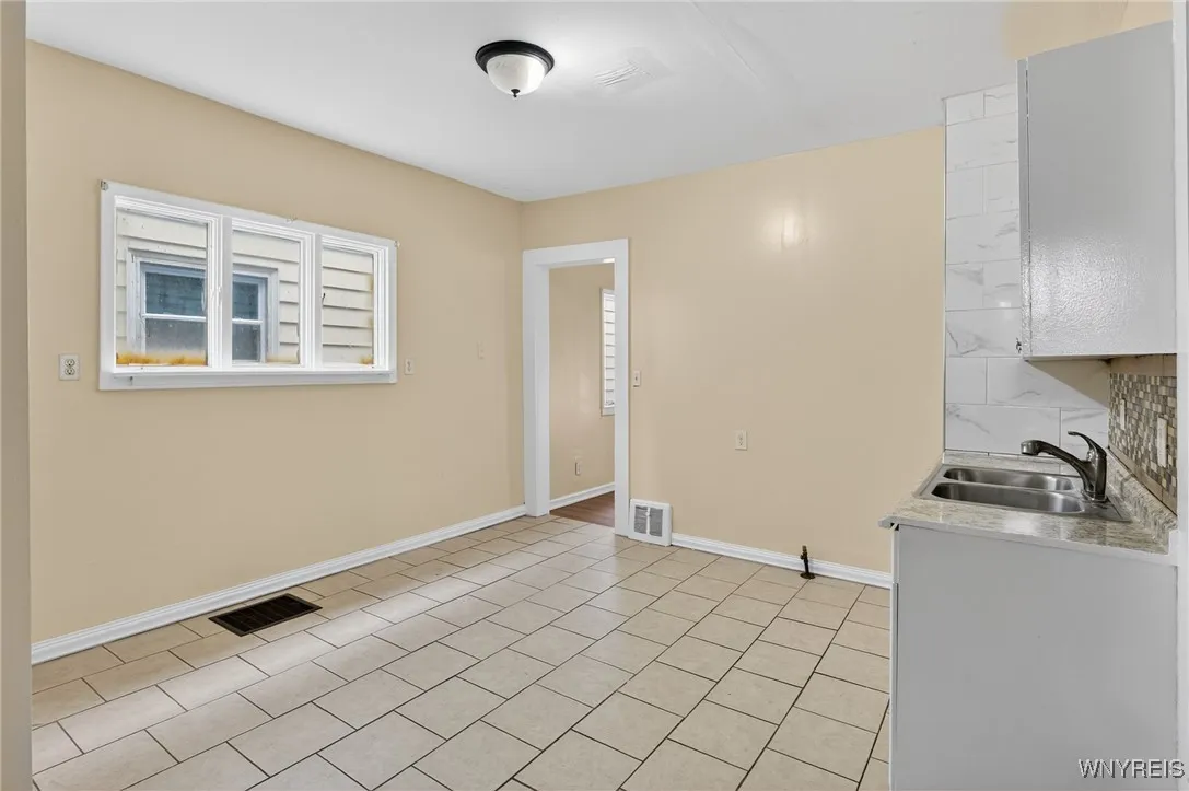 1330 Bailey Avenue, Buffalo, New York 14206, Buffalo, New York 14206, 6 Bedrooms Bedrooms, ,2 BathroomsBathrooms,Residential,For Sale,1330 Bailey Avenue, Buffalo, New York 14206,0,B1647319