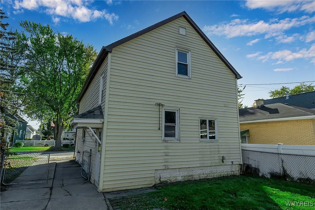 72 Franklin Avenue, Cheektowaga, New York 14212, Cheektowaga, New York 14212, 3 Bedrooms Bedrooms, 7 Rooms Rooms,1 BathroomBathrooms,Residential,For Sale,72 Franklin Avenue, Cheektowaga, New York 14212,0,B1647975