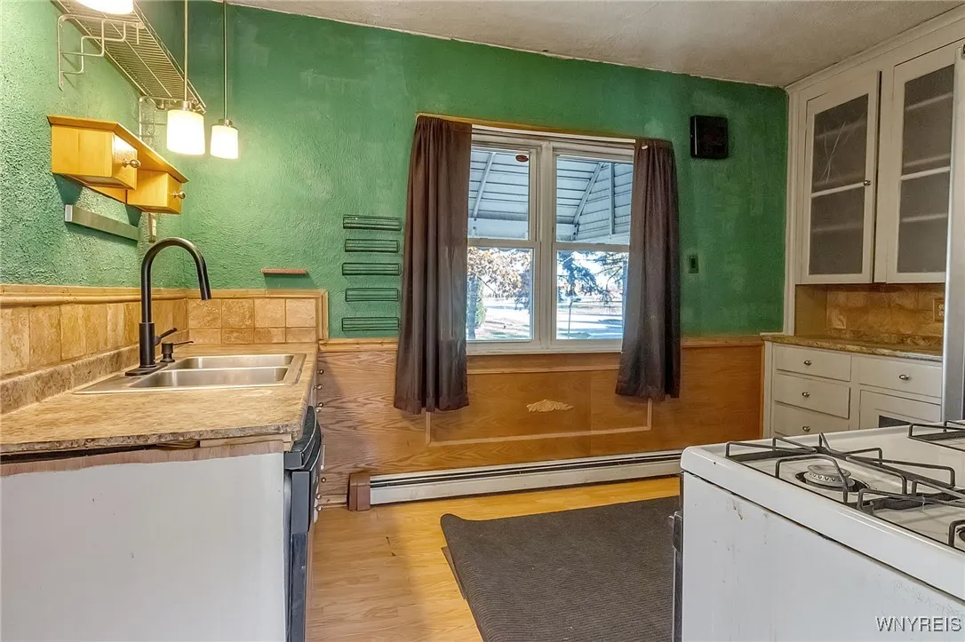 72 Franklin Avenue, Cheektowaga, New York 14212, Cheektowaga, New York 14212, 3 Bedrooms Bedrooms, 7 Rooms Rooms,1 BathroomBathrooms,Residential,For Sale,72 Franklin Avenue, Cheektowaga, New York 14212,0,B1647975