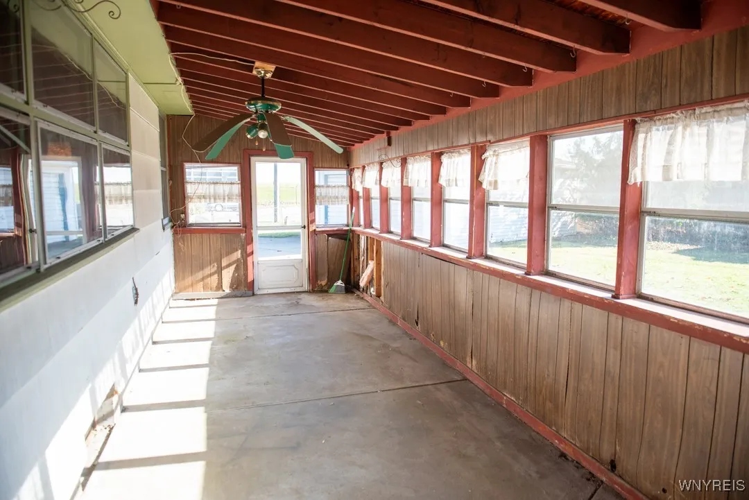 25' LONG ENCLOSED PORCH