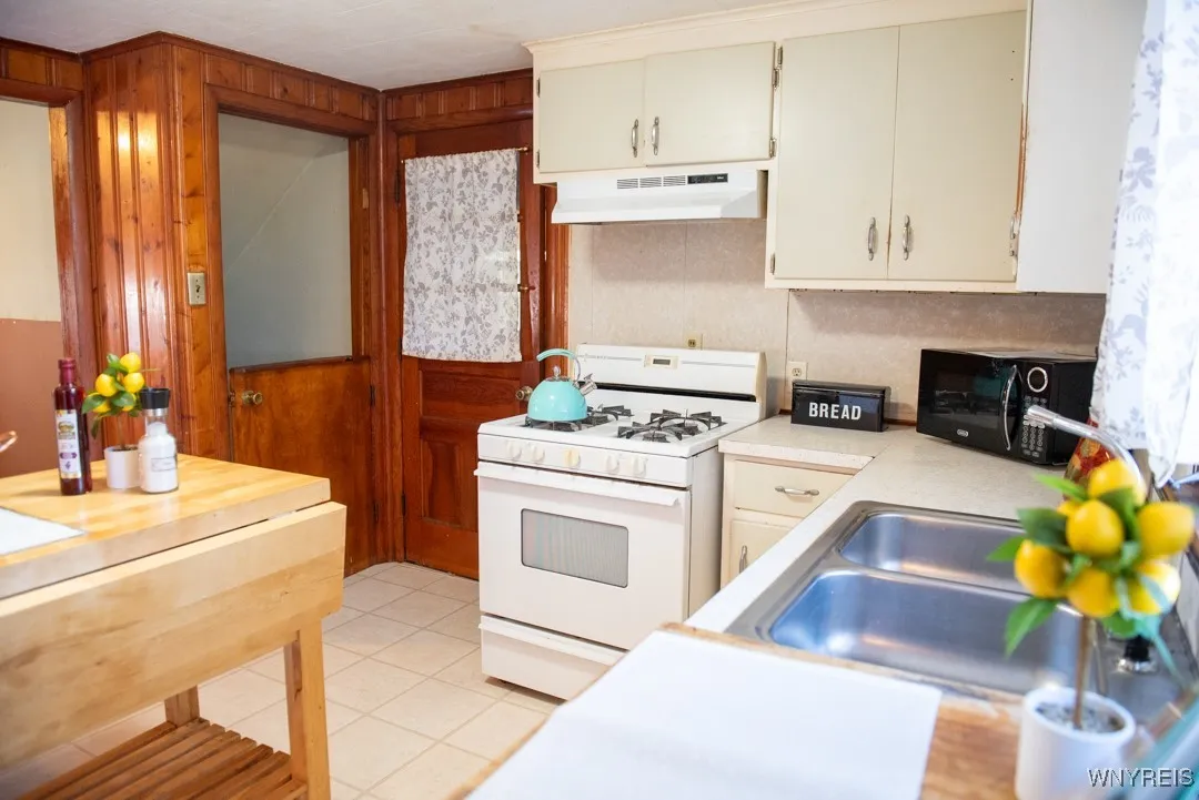 371 Ellen Drive, Cheektowaga, New York 14225, Cheektowaga, New York 14225, 3 Bedrooms Bedrooms, 6 Rooms Rooms,1 BathroomBathrooms,Residential,For Sale,371 Ellen Drive, Cheektowaga, New York 14225,0,B1647969