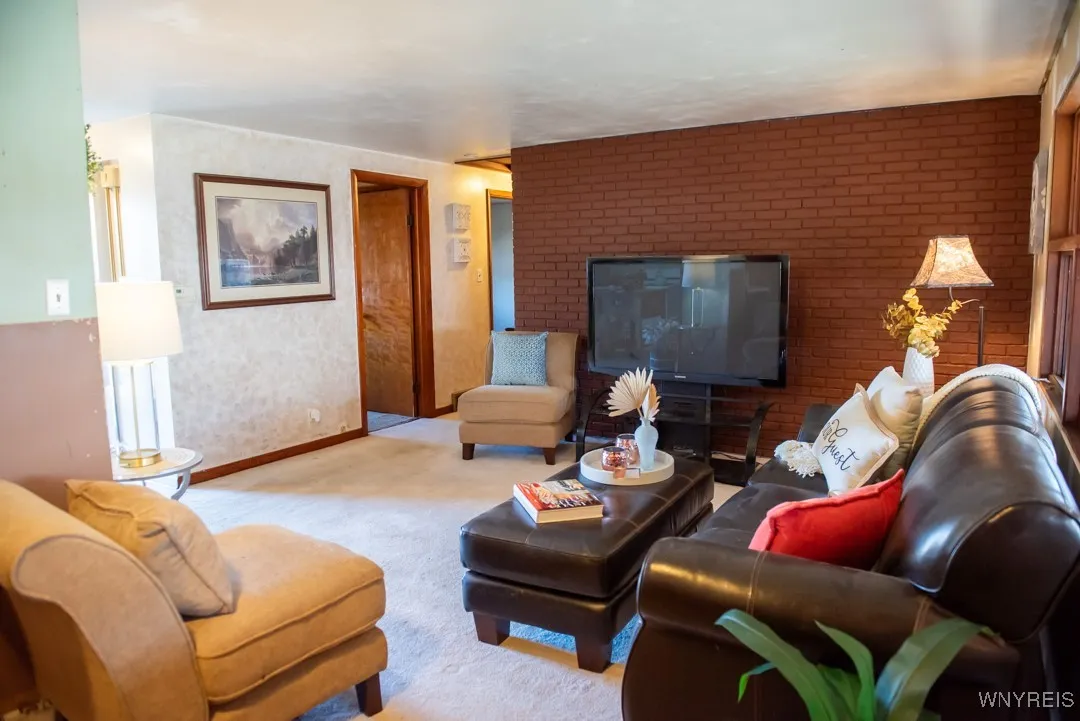 371 Ellen Drive, Cheektowaga, New York 14225, Cheektowaga, New York 14225, 3 Bedrooms Bedrooms, 6 Rooms Rooms,1 BathroomBathrooms,Residential,For Sale,371 Ellen Drive, Cheektowaga, New York 14225,0,B1647969