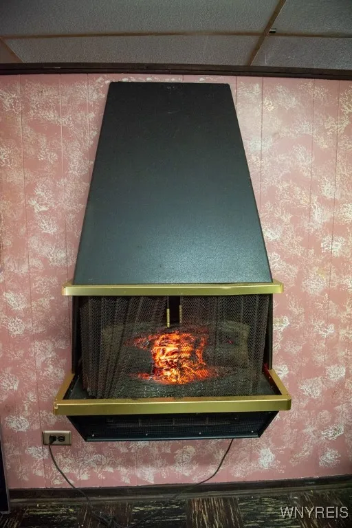 ELECTRIC FIREPLACE