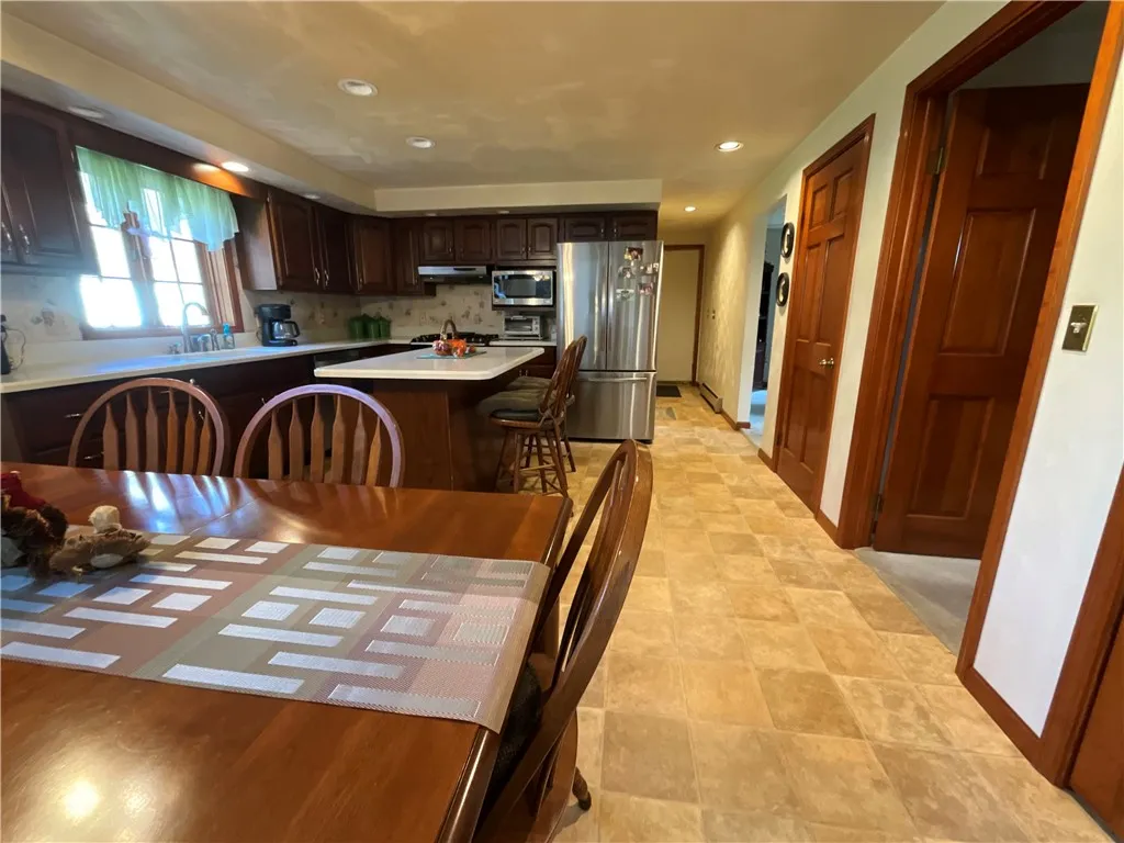 178 Aurora Drive, Norwich, New York 13815, Norwich, New York 13815, 5 Bedrooms Bedrooms, 8 Rooms Rooms,3 BathroomsBathrooms,Residential,For Sale,178 Aurora Drive, Norwich, New York 13815,0,R1647767