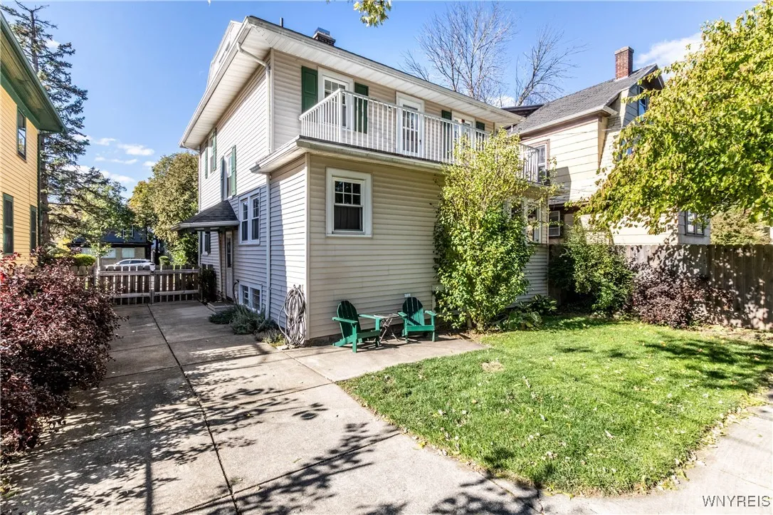 321 Voorhees - Back of the house