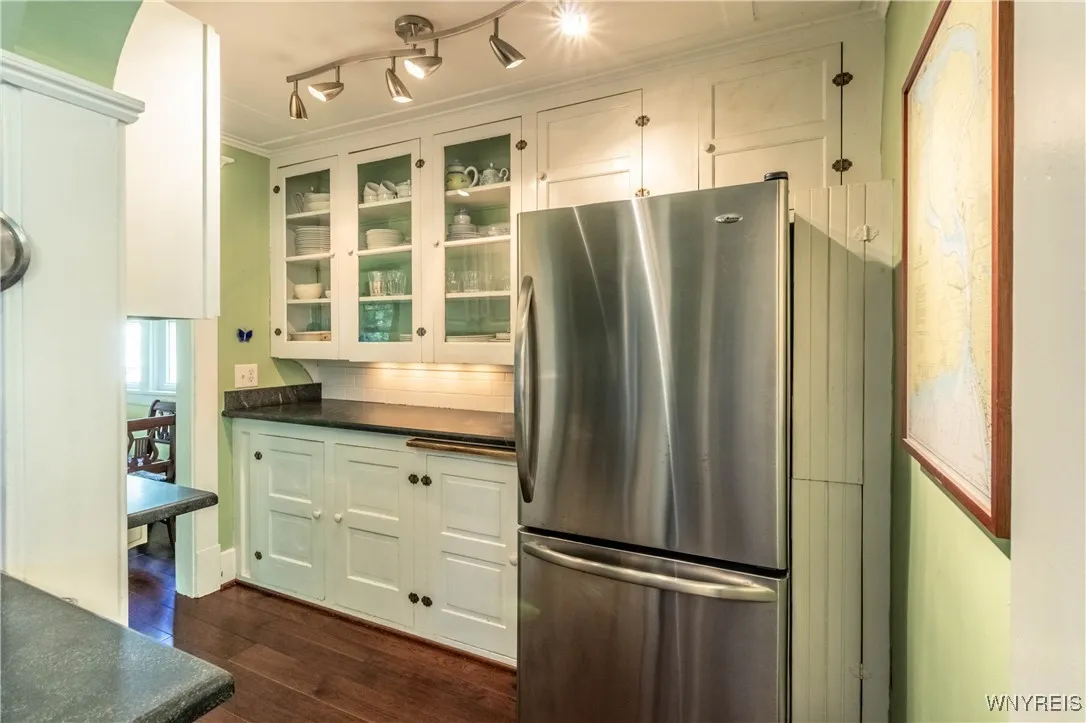 321 Voorhees - Kitchen/ Pantry