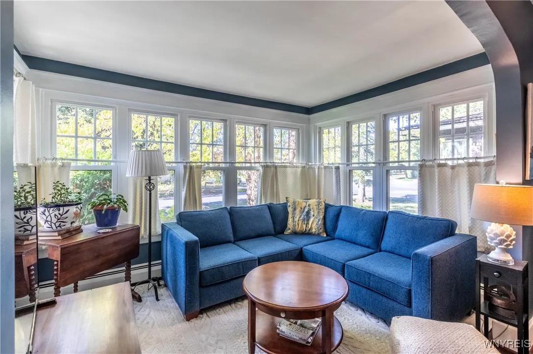 321 Voorhees -Sunroom/TV Nook