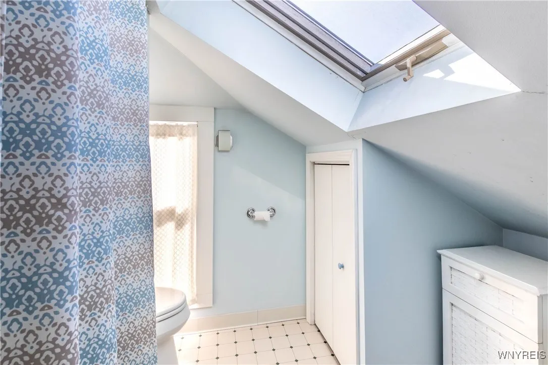 321 Voorhees - 3rd floor  full bath