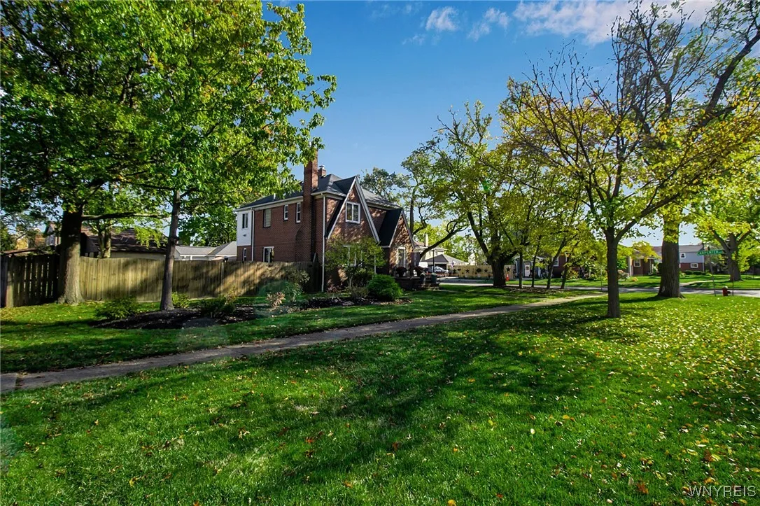 737 Parkhurst Boulevard, Tonawanda, New York 14223, Tonawanda, New York 14223, 3 Bedrooms Bedrooms, 8 Rooms Rooms,1 BathroomBathrooms,Residential,For Sale,737 Parkhurst Boulevard, Tonawanda, New York 14223,0,B1647523