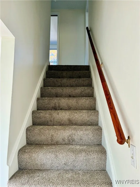 4504 Harris Hill Road, Clarence, New York 14221, Clarence, New York 14221, 3 Bedrooms Bedrooms, 7 Rooms Rooms,2 BathroomsBathrooms,Residential,For Sale,4504 Harris Hill Road, Clarence, New York 14221,0,B1647512