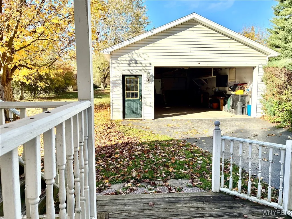 4504 Harris Hill Road, Clarence, New York 14221, Clarence, New York 14221, 3 Bedrooms Bedrooms, 7 Rooms Rooms,2 BathroomsBathrooms,Residential,For Sale,4504 Harris Hill Road, Clarence, New York 14221,0,B1647512