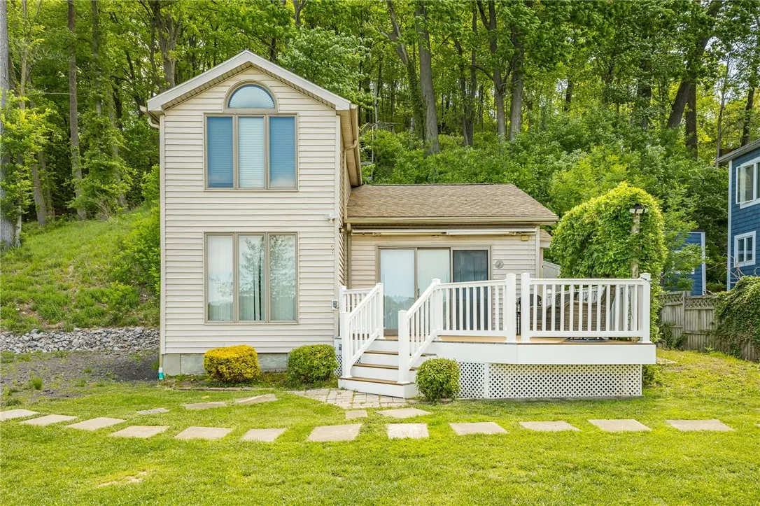 70 Avalon Trail, Penfield, New York 14580, Penfield, New York 14580, 2 Bedroom Bedrooms, 7 Room Rooms,2 BathroomBathrooms,Residential,For Sale,70 Avalon Trail, Penfield, New York 14580,0,R1647814