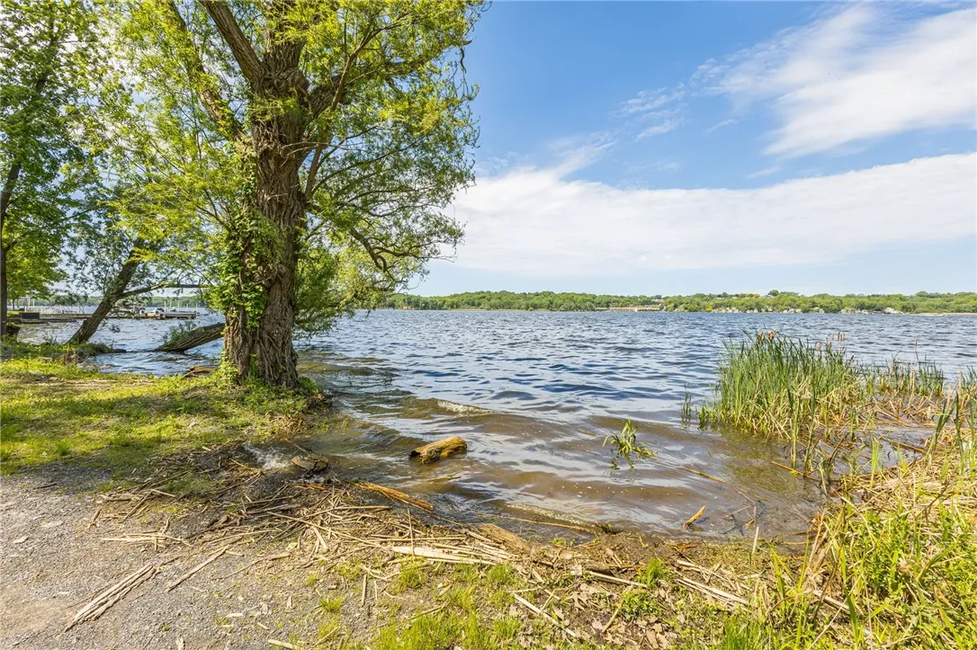 70 Avalon Trail, Penfield, New York 14580, Penfield, New York 14580, 2 Bedroom Bedrooms, 7 Room Rooms,2 BathroomBathrooms,Residential,For Sale,70 Avalon Trail, Penfield, New York 14580,0,R1647814