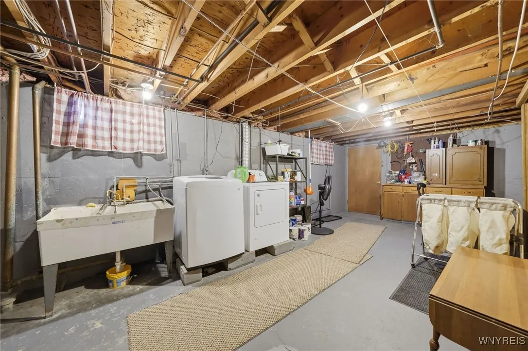 264 Woodward Drive, West Seneca, New York 14224, West Seneca, New York 14224, 4 Bedrooms Bedrooms, 8 Rooms Rooms,2 BathroomsBathrooms,Residential,For Sale,264 Woodward Drive, West Seneca, New York 14224,0,B1647273