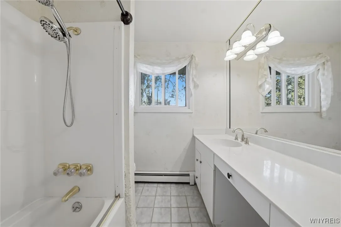 264 Woodward Drive, West Seneca, New York 14224, West Seneca, New York 14224, 4 Bedrooms Bedrooms, 8 Rooms Rooms,2 BathroomsBathrooms,Residential,For Sale,264 Woodward Drive, West Seneca, New York 14224,0,B1647273