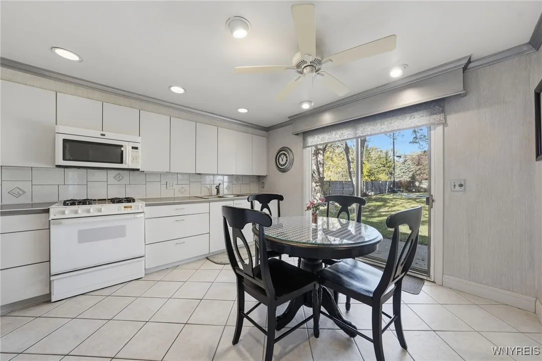 264 Woodward Drive, West Seneca, New York 14224, West Seneca, New York 14224, 4 Bedrooms Bedrooms, 8 Rooms Rooms,2 BathroomsBathrooms,Residential,For Sale,264 Woodward Drive, West Seneca, New York 14224,0,B1647273