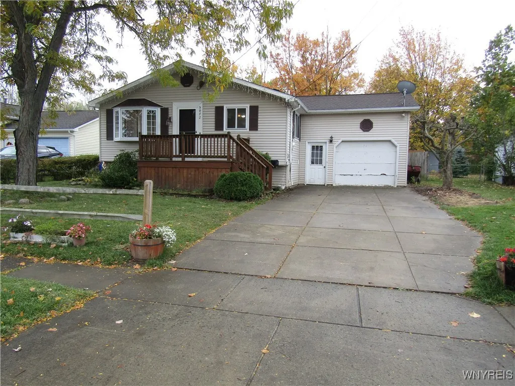 5072 Clarice Drive, Hamburg, New York 14075, Hamburg, New York 14075, 3 Bedrooms Bedrooms, 6 Rooms Rooms,1 BathroomBathrooms,Residential,For Sale,5072 Clarice Drive, Hamburg, New York 14075,0,B1648081
