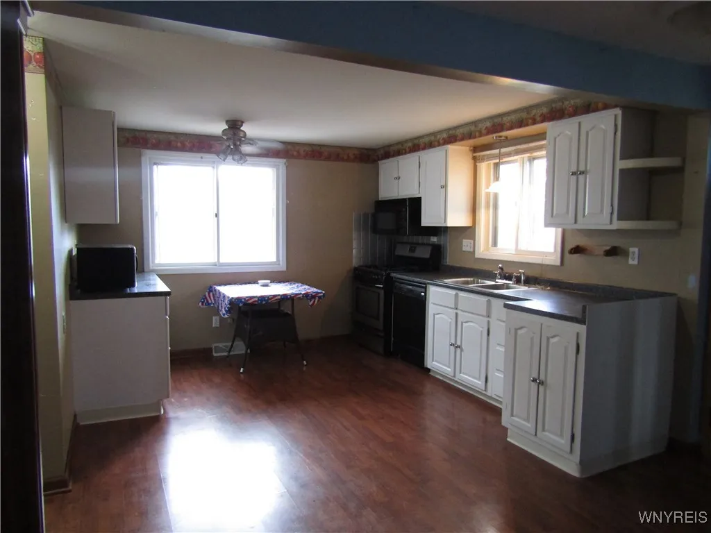 5072 Clarice Drive, Hamburg, New York 14075, Hamburg, New York 14075, 3 Bedrooms Bedrooms, 6 Rooms Rooms,1 BathroomBathrooms,Residential,For Sale,5072 Clarice Drive, Hamburg, New York 14075,0,B1648081
