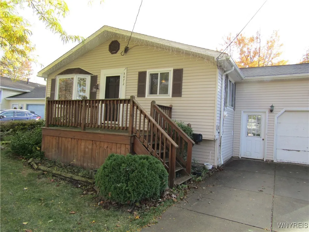 5072 Clarice Drive, Hamburg, New York 14075, Hamburg, New York 14075, 3 Bedrooms Bedrooms, 6 Rooms Rooms,1 BathroomBathrooms,Residential,For Sale,5072 Clarice Drive, Hamburg, New York 14075,0,B1648081