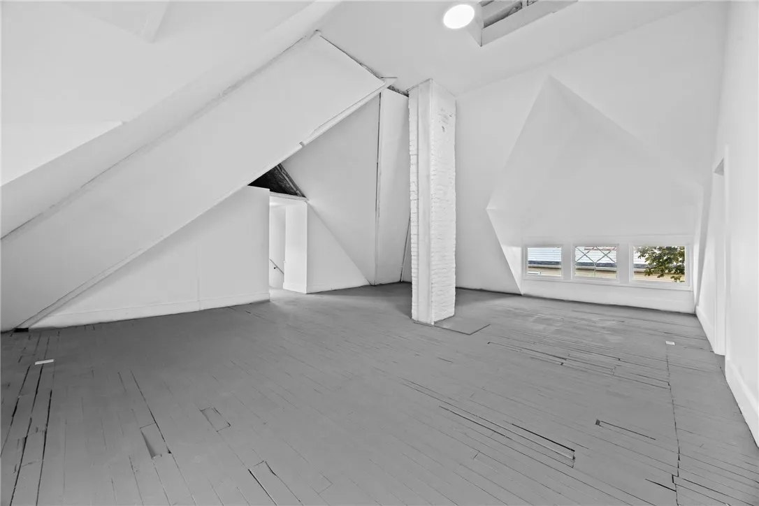 901 Lake Avenue, Rochester, New York 14613, Rochester, New York 14613, 6 Bedrooms Bedrooms, ,3 BathroomsBathrooms,Residential,For Sale,901 Lake Avenue, Rochester, New York 14613,0,R1647997