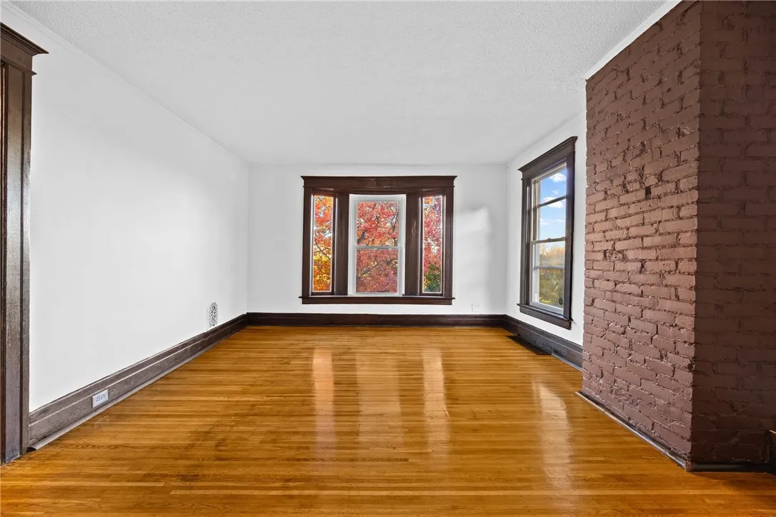 901 Lake Avenue, Rochester, New York 14613, Rochester, New York 14613, 6 Bedrooms Bedrooms, ,3 BathroomsBathrooms,Residential,For Sale,901 Lake Avenue, Rochester, New York 14613,0,R1647997