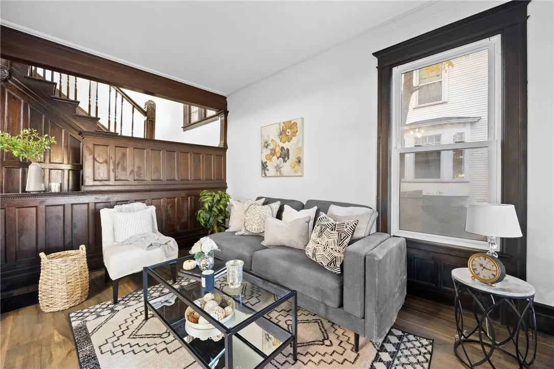 901 Lake Avenue, Rochester, New York 14613, Rochester, New York 14613, 6 Bedrooms Bedrooms, ,3 BathroomsBathrooms,Residential,For Sale,901 Lake Avenue, Rochester, New York 14613,0,R1647997