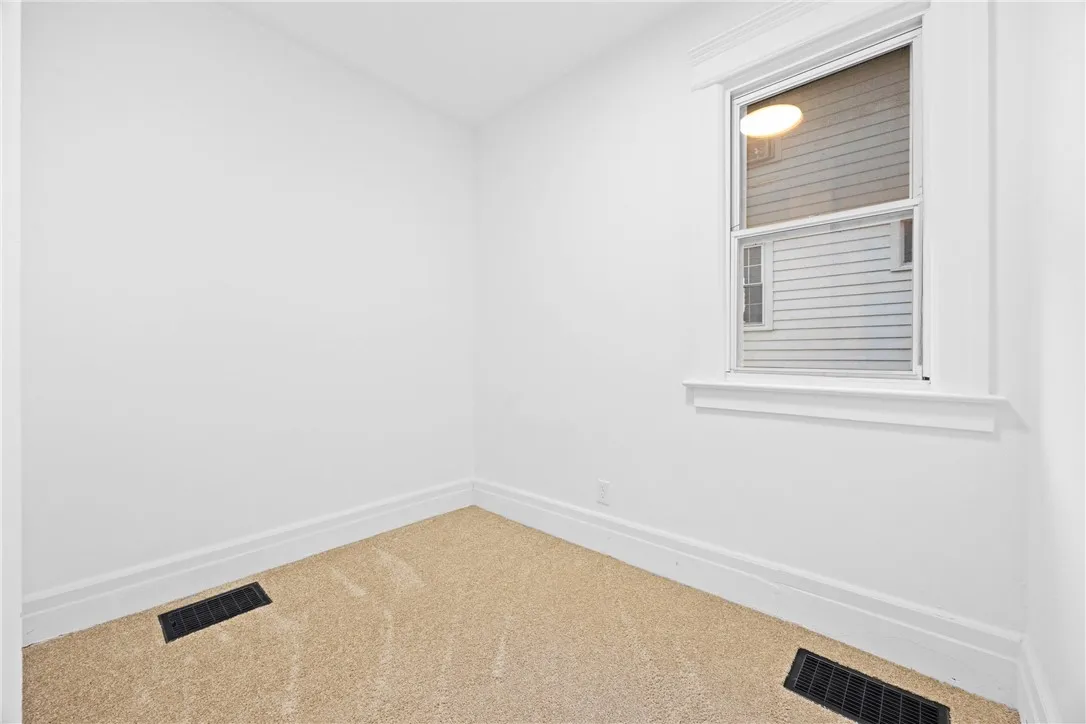 901 Lake Avenue, Rochester, New York 14613, Rochester, New York 14613, 6 Bedrooms Bedrooms, ,3 BathroomsBathrooms,Residential,For Sale,901 Lake Avenue, Rochester, New York 14613,0,R1647997