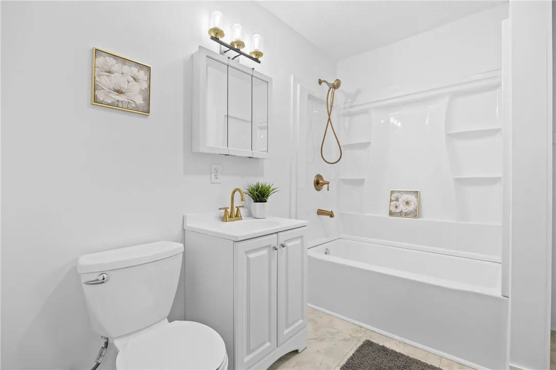 901 Lake Avenue, Rochester, New York 14613, Rochester, New York 14613, 6 Bedrooms Bedrooms, ,3 BathroomsBathrooms,Residential,For Sale,901 Lake Avenue, Rochester, New York 14613,0,R1647997