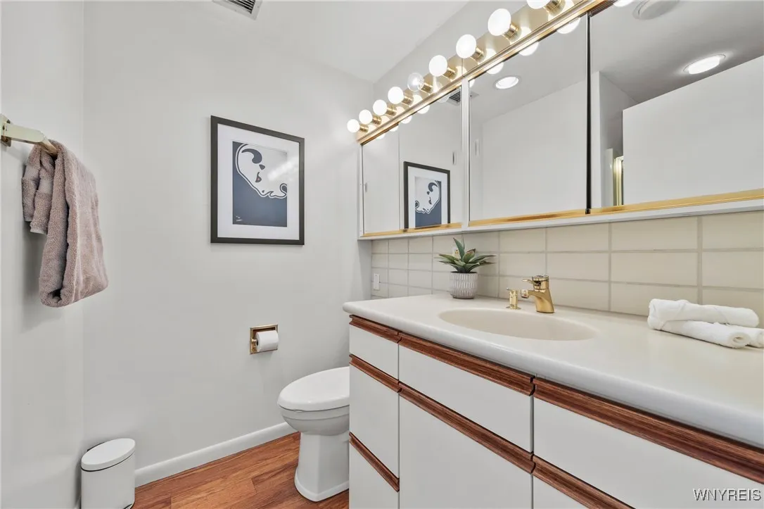 201 Admirals Walk Circle 201, Buffalo, New York 14, Buffalo, New York 14202, 1 Bedroom Bedrooms, 4 Rooms Rooms,2 BathroomsBathrooms,Residential,For Sale,201 Admirals Walk Circle 201, Buffalo, New York 14,0,B1648000