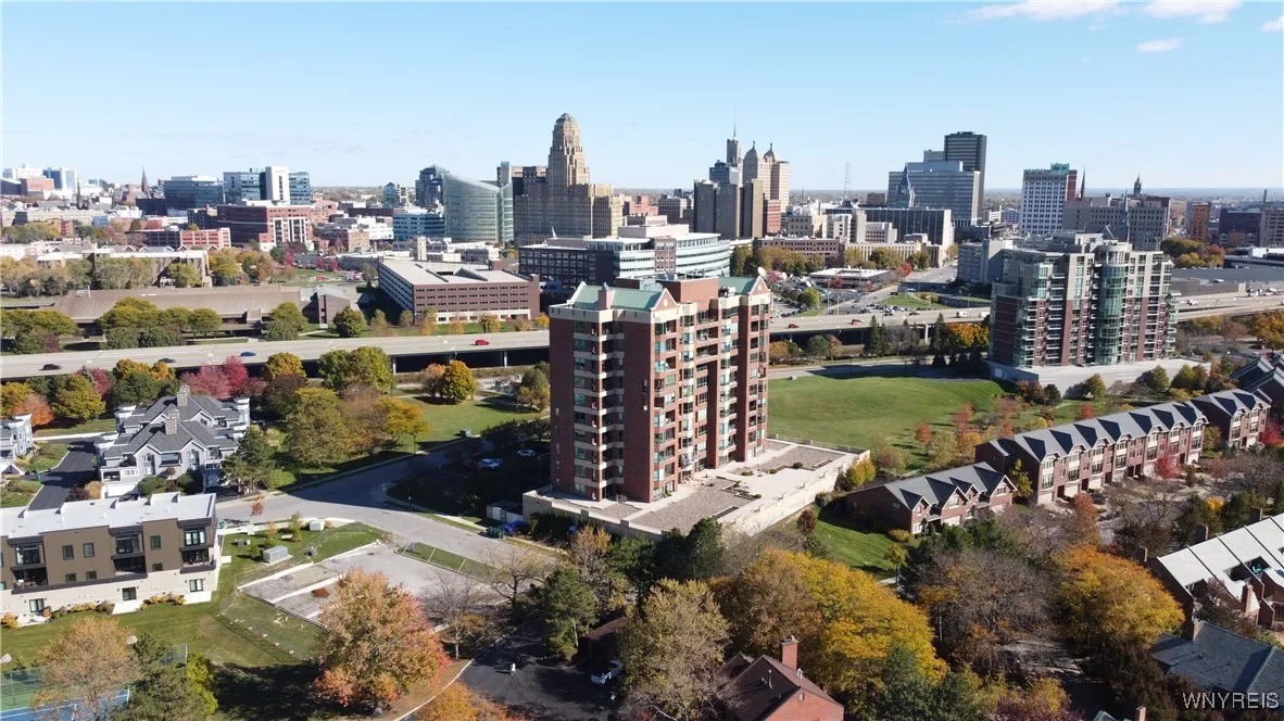 201 Admirals Walk Circle 201, Buffalo, New York 14, Buffalo, New York 14202, 1 Bedroom Bedrooms, 4 Rooms Rooms,2 BathroomsBathrooms,Residential,For Sale,201 Admirals Walk Circle 201, Buffalo, New York 14,0,B1648000