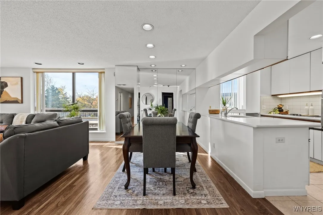 201 Admirals Walk Circle 201, Buffalo, New York 14, Buffalo, New York 14202, 1 Bedroom Bedrooms, 4 Rooms Rooms,2 BathroomsBathrooms,Residential,For Sale,201 Admirals Walk Circle 201, Buffalo, New York 14,0,B1648000