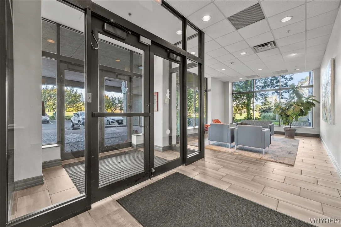 201 Admirals Walk Circle 201, Buffalo, New York 14, Buffalo, New York 14202, 1 Bedroom Bedrooms, 4 Rooms Rooms,2 BathroomsBathrooms,Residential,For Sale,201 Admirals Walk Circle 201, Buffalo, New York 14,0,B1648000