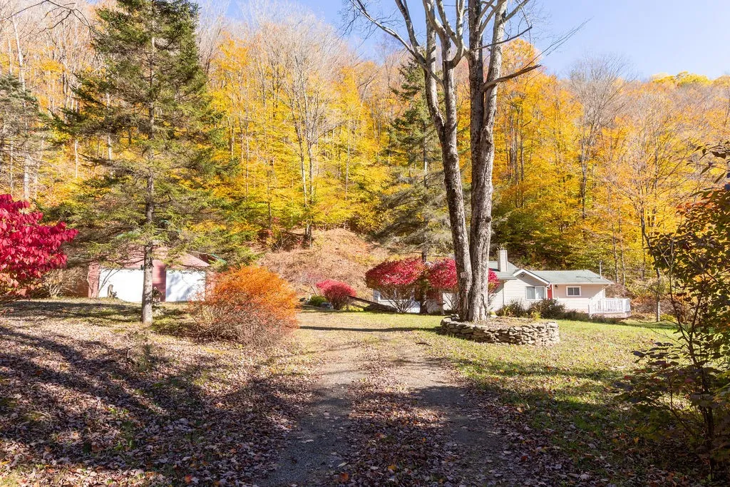 230 Mckenley Hollow Road, Shandaken, New York 1248, Shandaken, New York 12480, 2 Bedrooms Bedrooms, 8 Rooms Rooms,2 BathroomsBathrooms,Residential,For Sale,230 Mckenley Hollow Road, Shandaken, New York 1248,0,R1646643