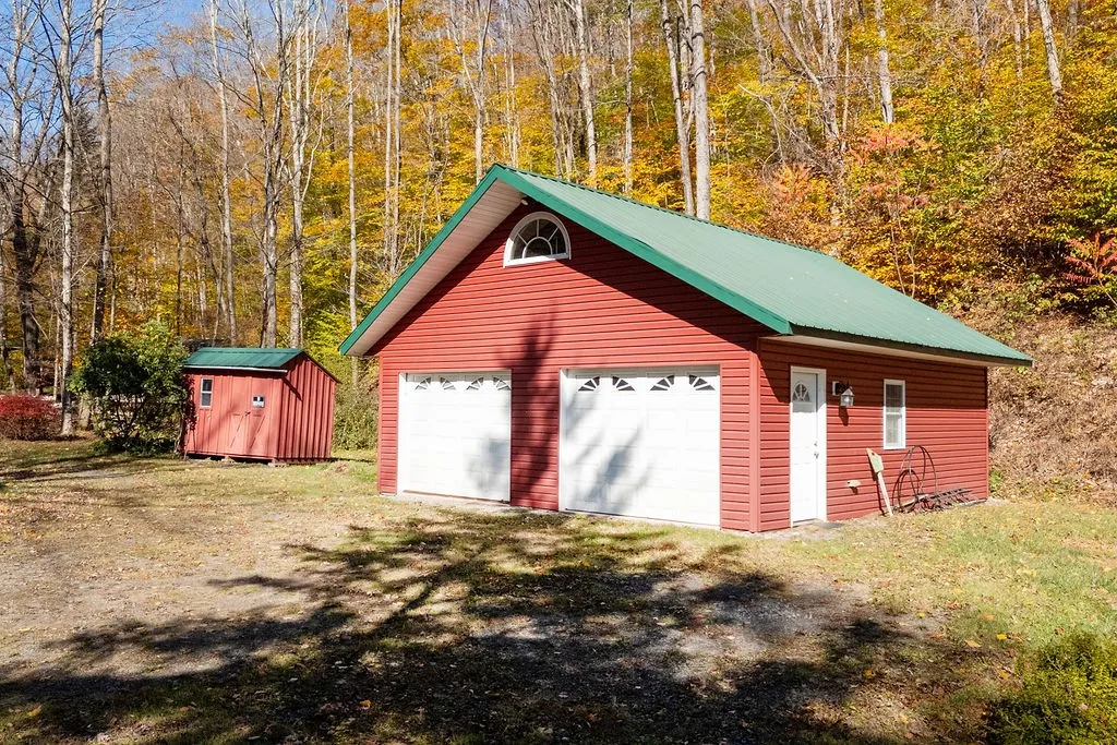 230 Mckenley Hollow Road, Shandaken, New York 1248, Shandaken, New York 12480, 2 Bedrooms Bedrooms, 8 Rooms Rooms,2 BathroomsBathrooms,Residential,For Sale,230 Mckenley Hollow Road, Shandaken, New York 1248,0,R1646643