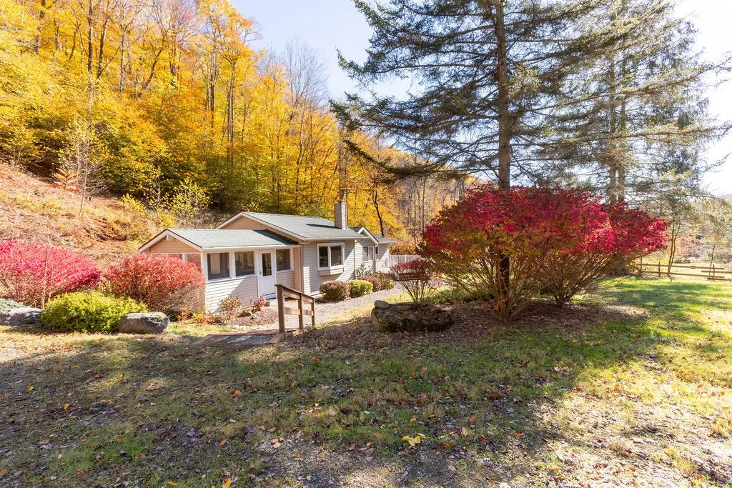 230 Mckenley Hollow Road, Shandaken, New York 1248, Shandaken, New York 12480, 2 Bedrooms Bedrooms, 8 Rooms Rooms,2 BathroomsBathrooms,Residential,For Sale,230 Mckenley Hollow Road, Shandaken, New York 1248,0,R1646643