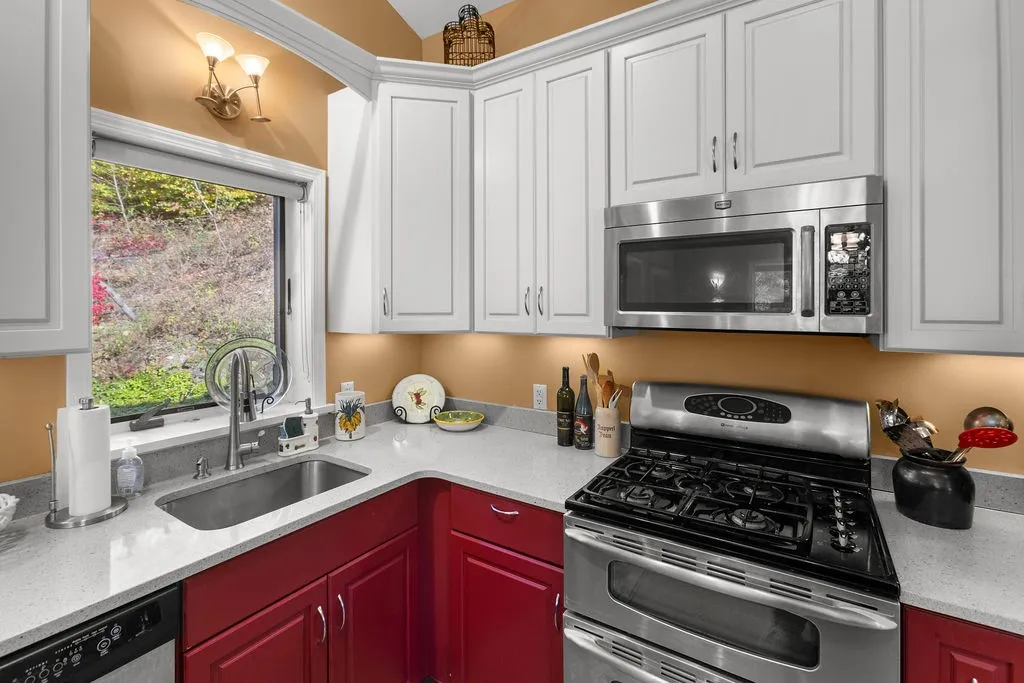 230 Mckenley Hollow Road, Shandaken, New York 1248, Shandaken, New York 12480, 2 Bedrooms Bedrooms, 8 Rooms Rooms,2 BathroomsBathrooms,Residential,For Sale,230 Mckenley Hollow Road, Shandaken, New York 1248,0,R1646643