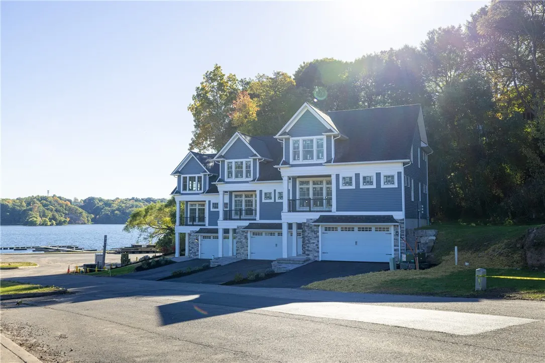 407 Newport Road, Irondequoit, New York 14622, Irondequoit, New York 14622, 3 Bedrooms Bedrooms, 7 Rooms Rooms,4 BathroomsBathrooms,Residential,For Sale,407 Newport Road, Irondequoit, New York 14622,0,R1648101