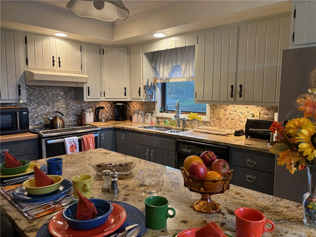 5 Seneca Street, Sidney, New York 13838, Sidney, New York 13838, 2 Bedrooms Bedrooms, 9 Rooms Rooms,1 BathroomBathrooms,Residential,For Sale,5 Seneca Street, Sidney, New York 13838,0,R1648033