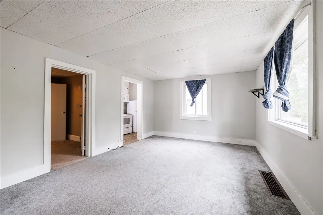 75 State Street, Sweden, New York 14420, Sweden, New York 14420, 1 Bedroom Bedrooms, 4 Rooms Rooms,1 BathroomBathrooms,Residential Lease,Closed,75 State Street, Sweden, New York 14420,0,R1648111