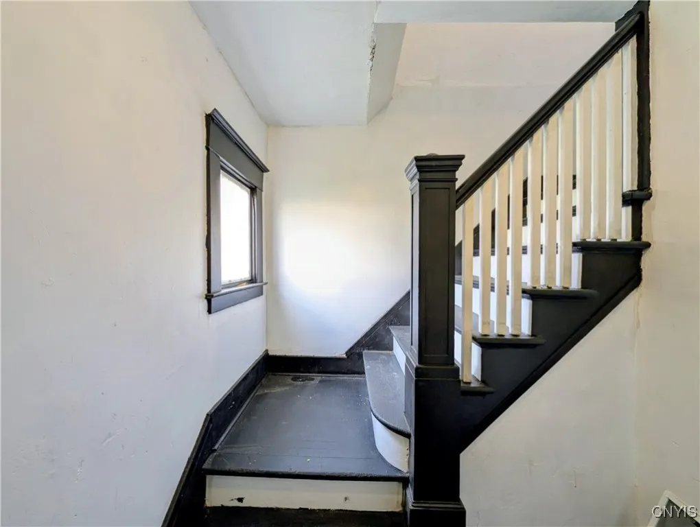 1541 South Avenue 43, Syracuse, New York 13207, Syracuse, New York 13207, 6 Bedrooms Bedrooms, ,2 BathroomsBathrooms,Residential,For Sale,1541 South Avenue 43, Syracuse, New York 13207,0,S1647701