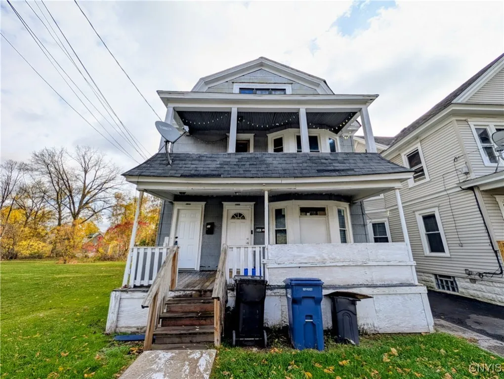 1541 South Avenue 43, Syracuse, New York 13207, Syracuse, New York 13207, 6 Bedrooms Bedrooms, ,2 BathroomsBathrooms,Residential,For Sale,1541 South Avenue 43, Syracuse, New York 13207,0,S1647701